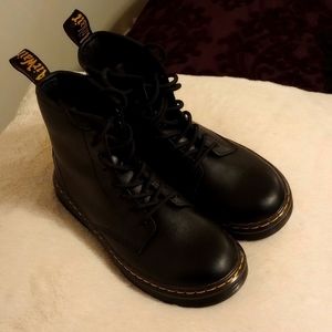 Youth doc martens